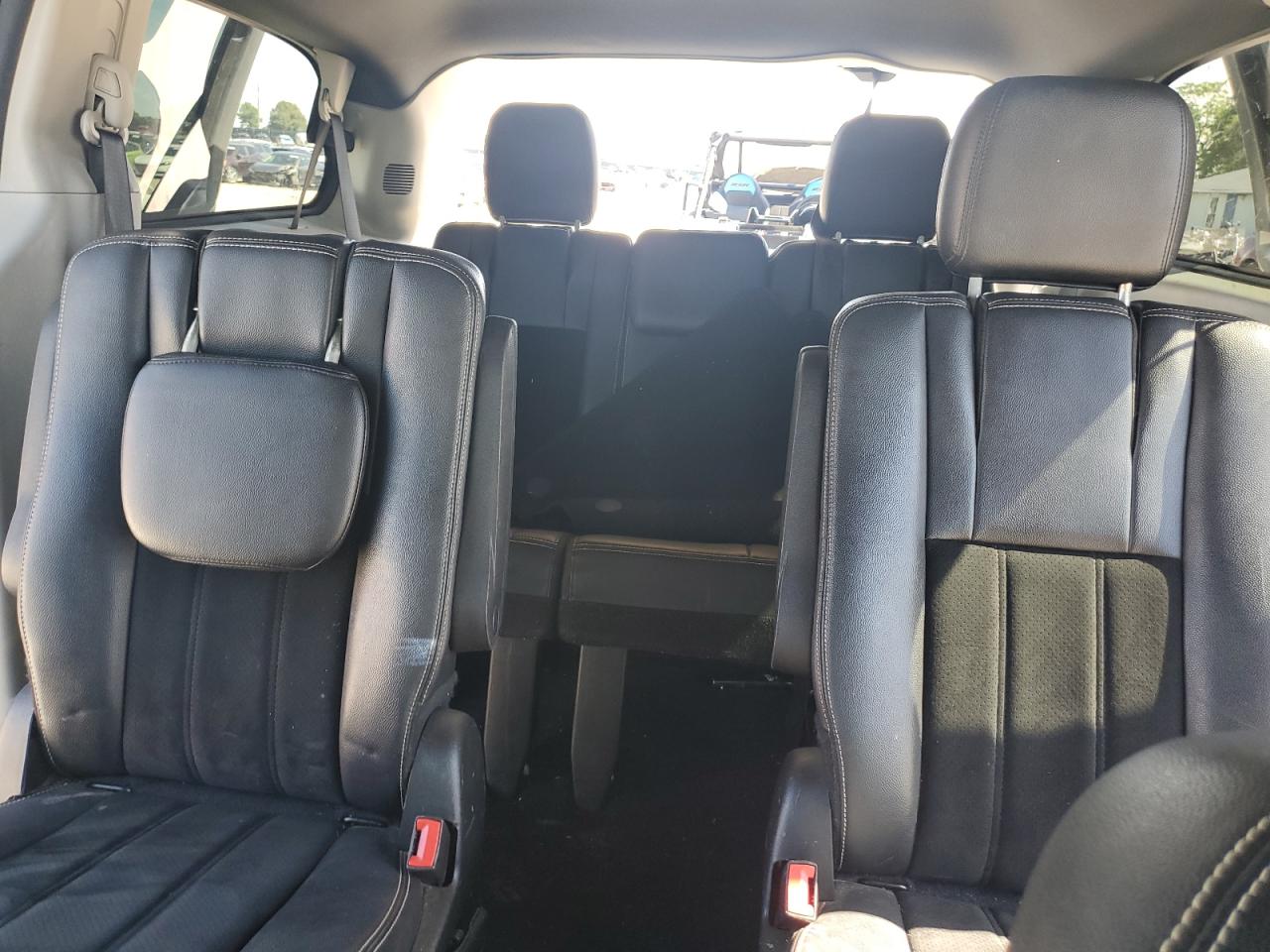 2C4RDGCG2JR205971 2018 Dodge Grand Caravan Sxt