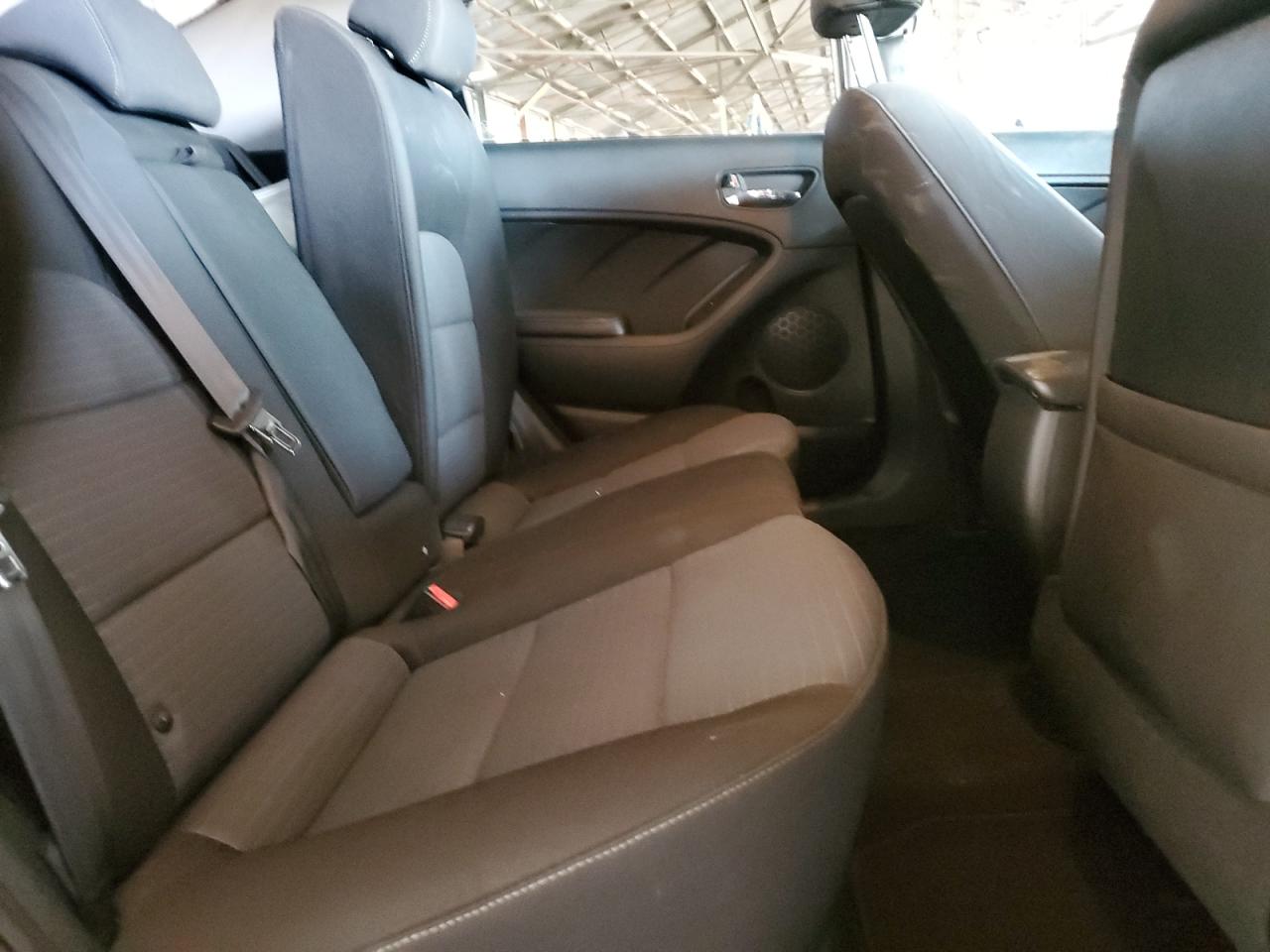 KNAFX4A61G5576027 2016 Kia Forte Lx