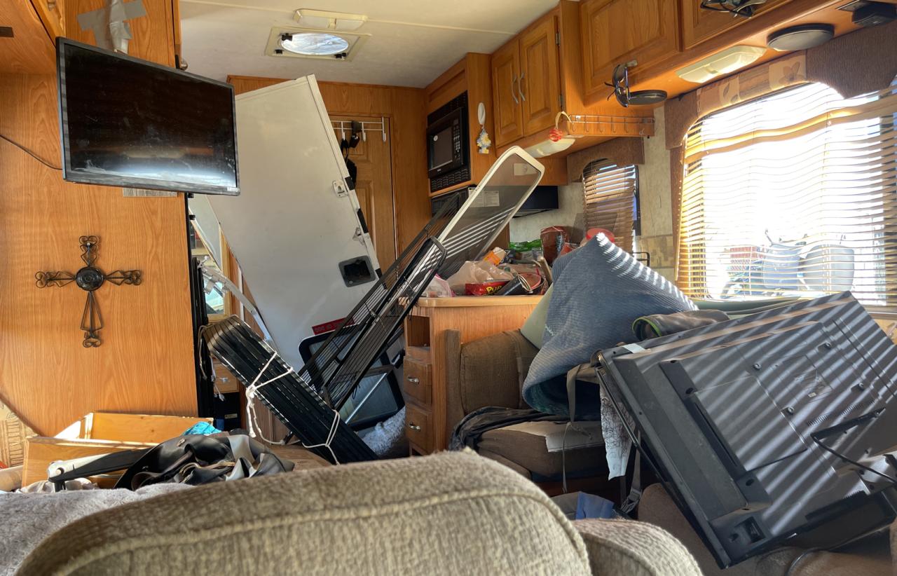 1FDWE35L84HA02825 2004 Ford Econoline E350 Super Duty Cutaway Van