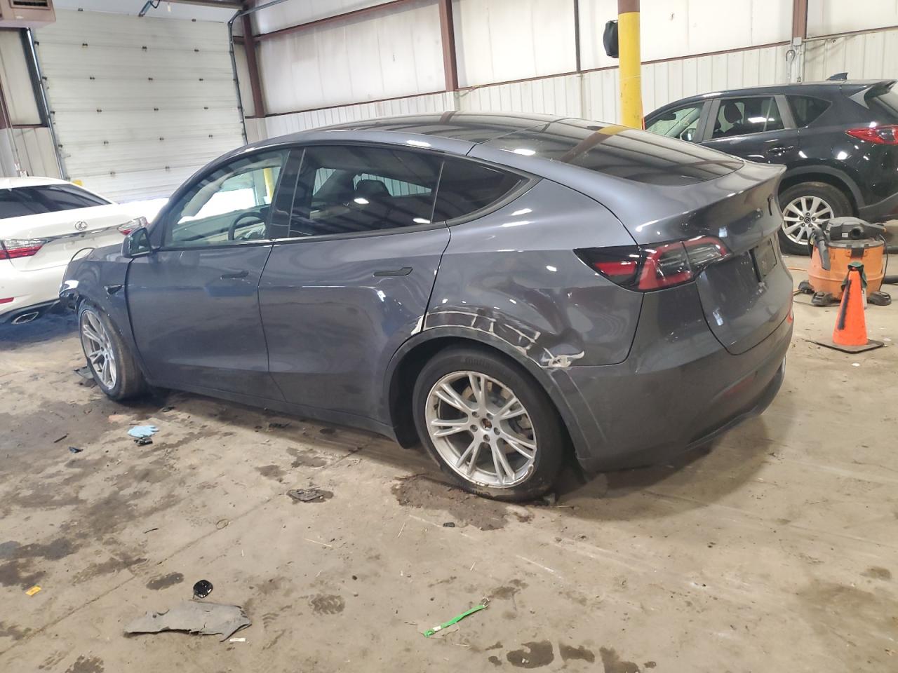 7SAYGDEE4PF877647 2023 Tesla Model Y