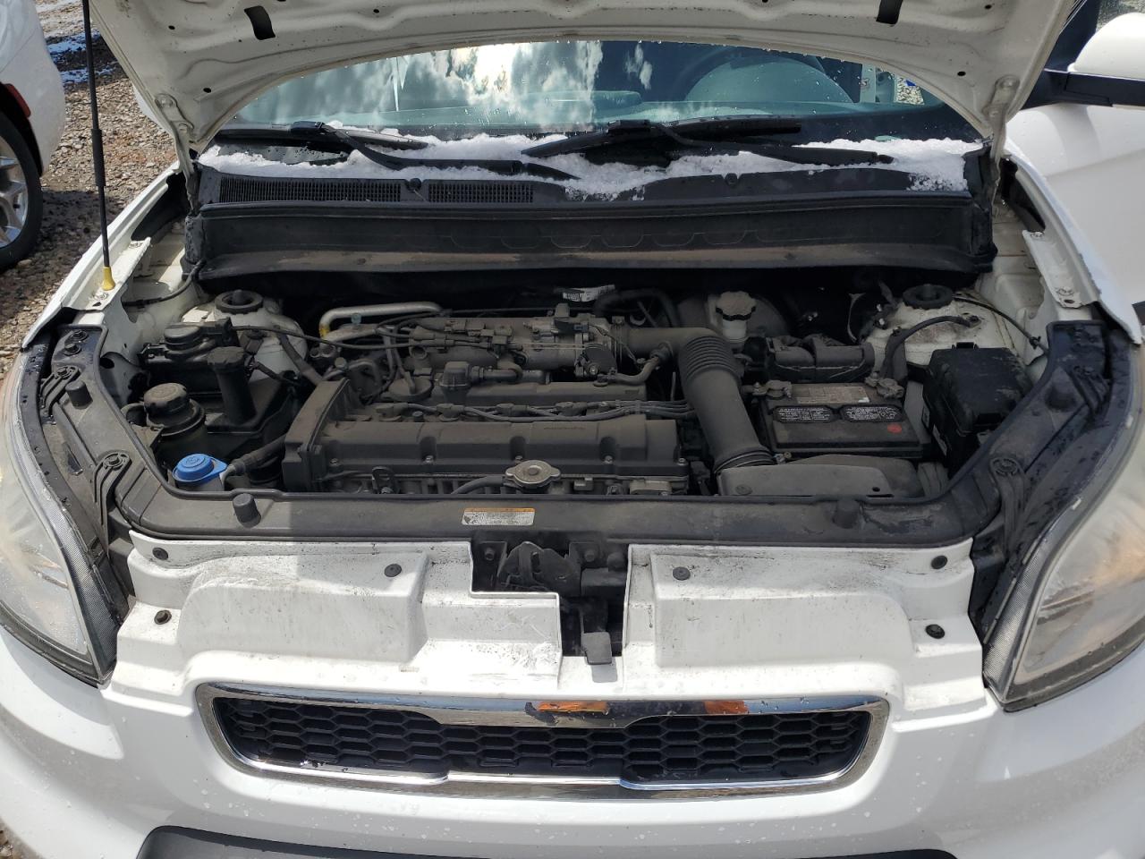 KNDJT2A27B7265161 2011 Kia Soul +