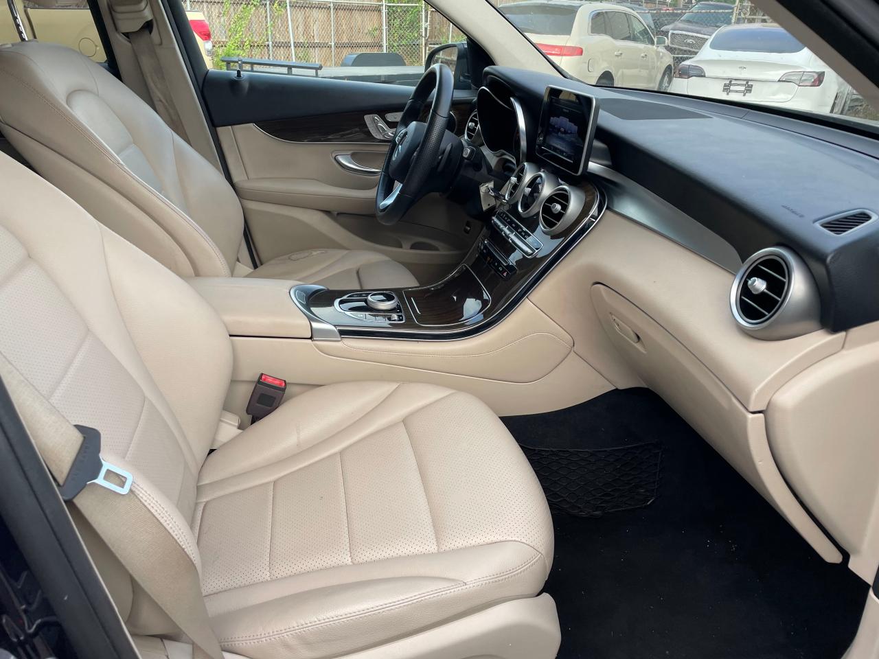 WDC0G4JB0KV131626 2019 Mercedes-Benz Glc 300