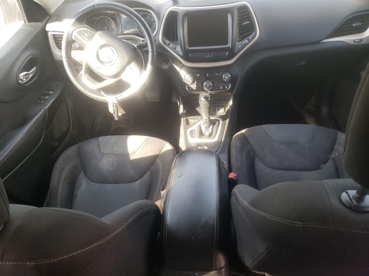 1C4PJLCB1GW143959 2016 Jeep Cherokee Latitude