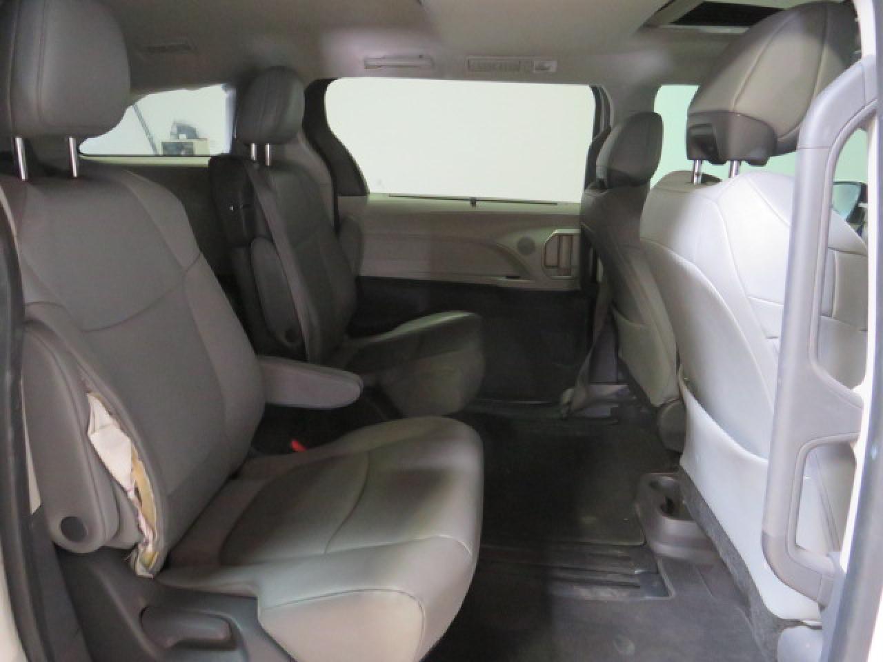 2021 Toyota Sienna Xle vin: 5TDYRKEC4MS025588