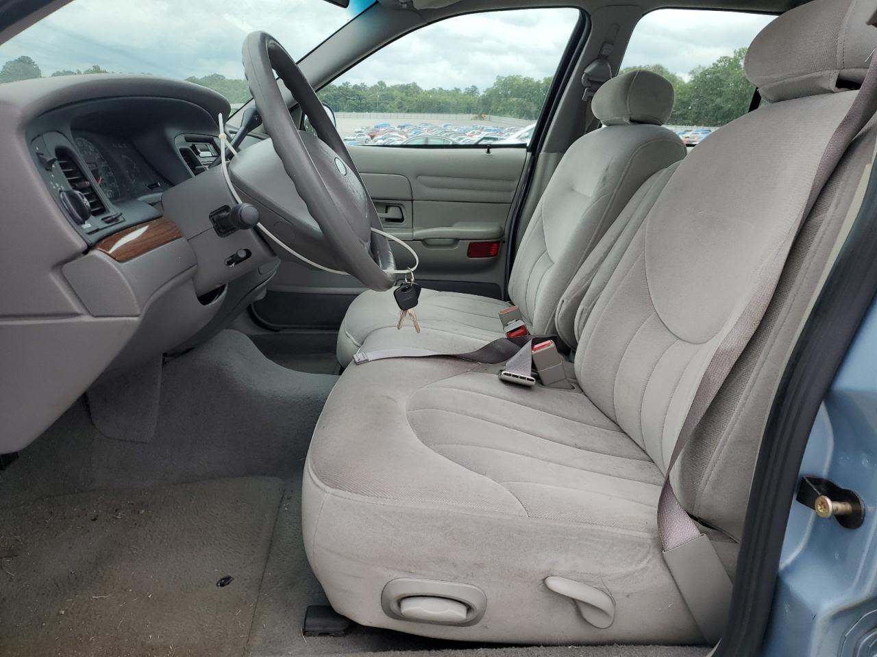 2FAFP73W32X109965 2002 Ford Crown Victoria