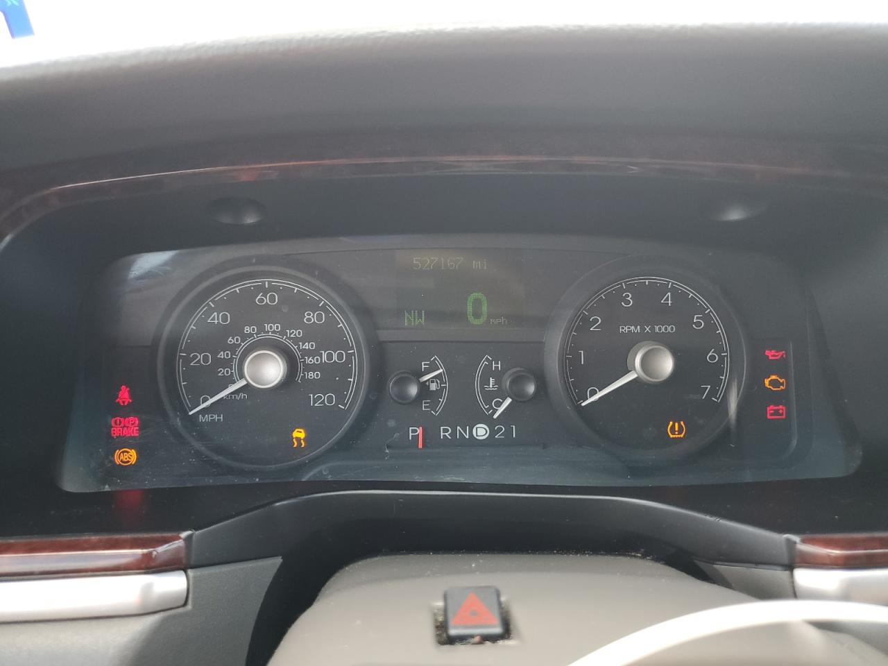 2LNBL8CV4AX752305 2010 Lincoln Town Car Signature Limited