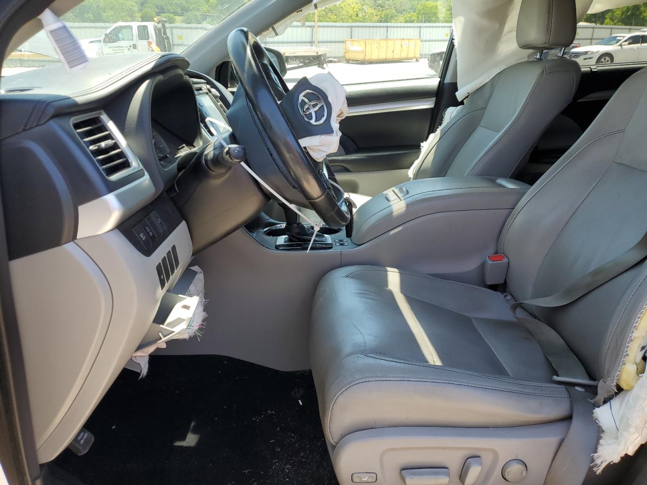 5TDKZRFH6HS189150 2017 Toyota Highlander Se