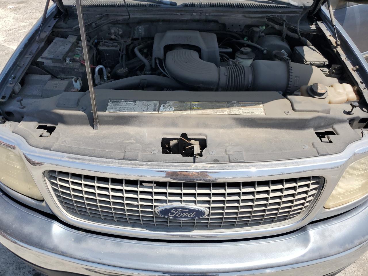 1FMRU15L9YLA24033 2000 Ford Expedition Xlt