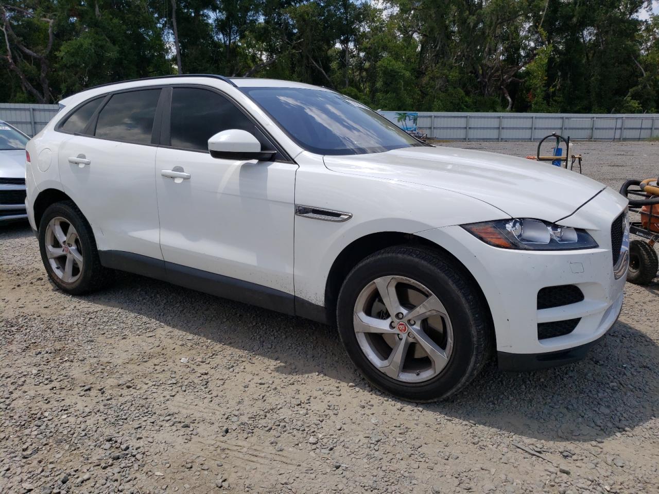 SADCJ2BV9HA067219 2017 Jaguar F-Pace Premium