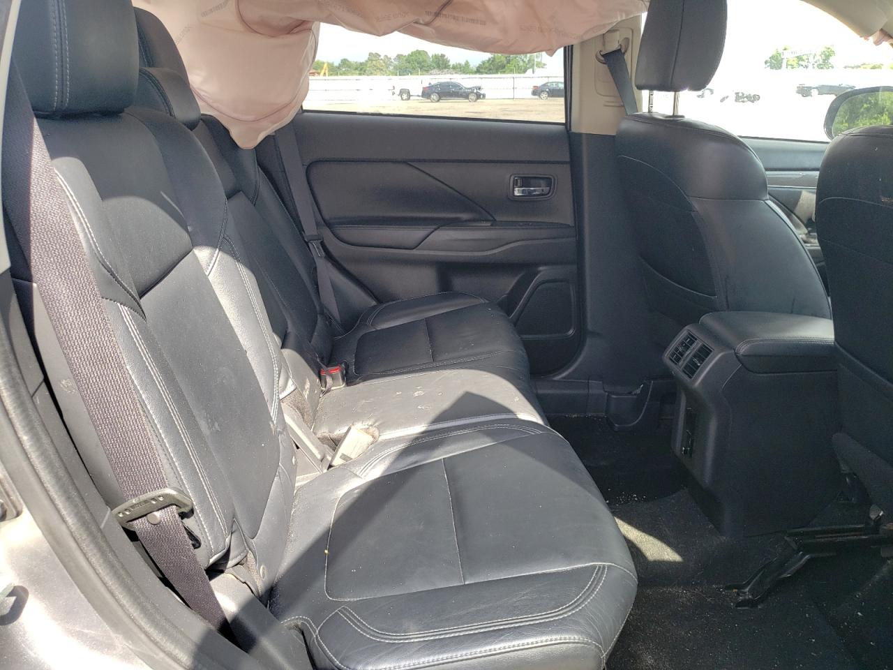 JA4AZ3A39LJ000527 2020 Mitsubishi Outlander Se