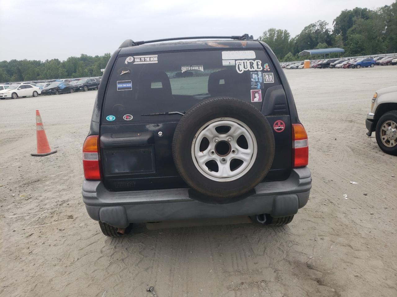 2CNBE13C636914153 2003 Chevrolet Tracker