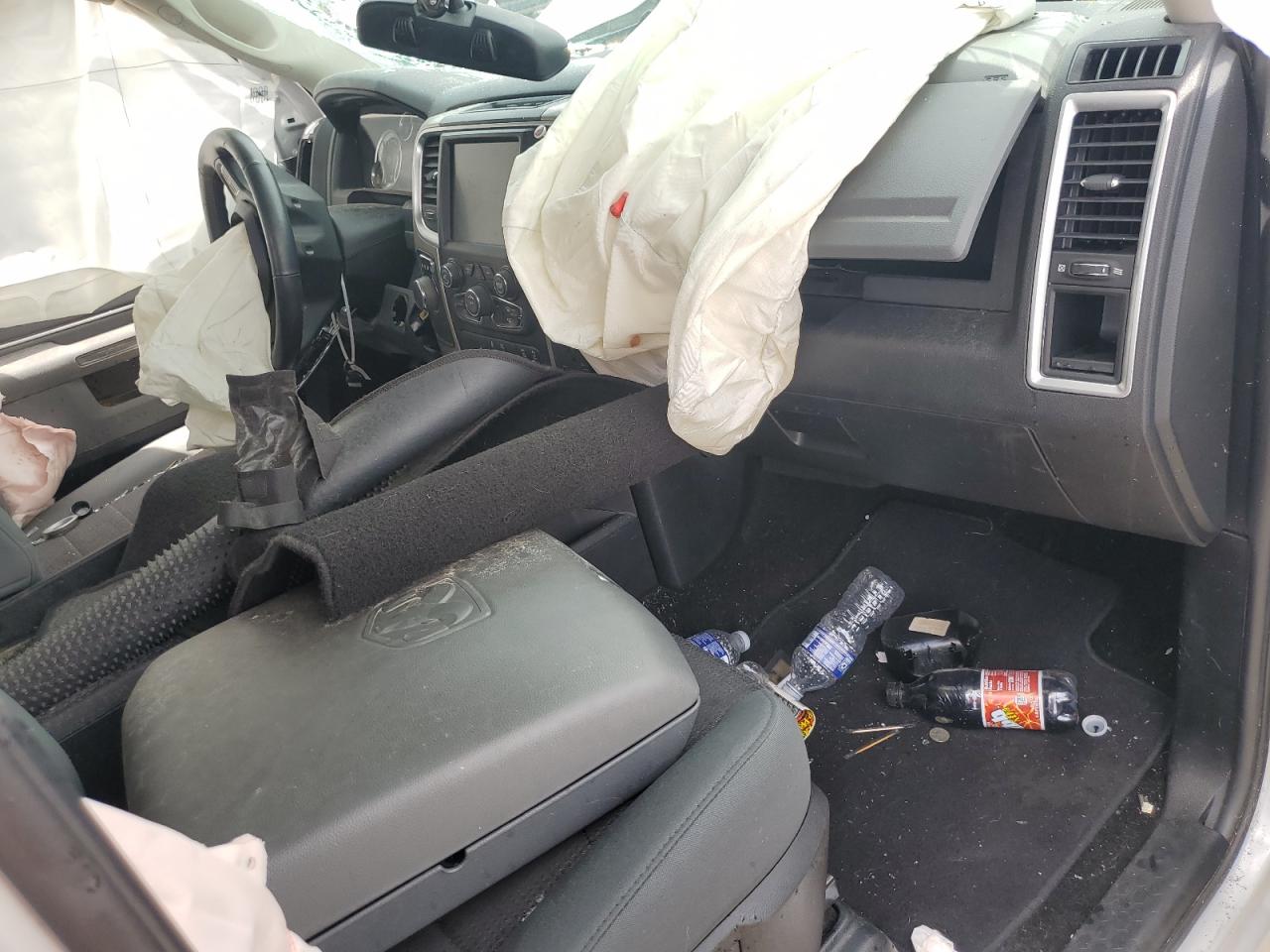 1C6RR6LTXFS692231 2015 Ram 1500 Slt