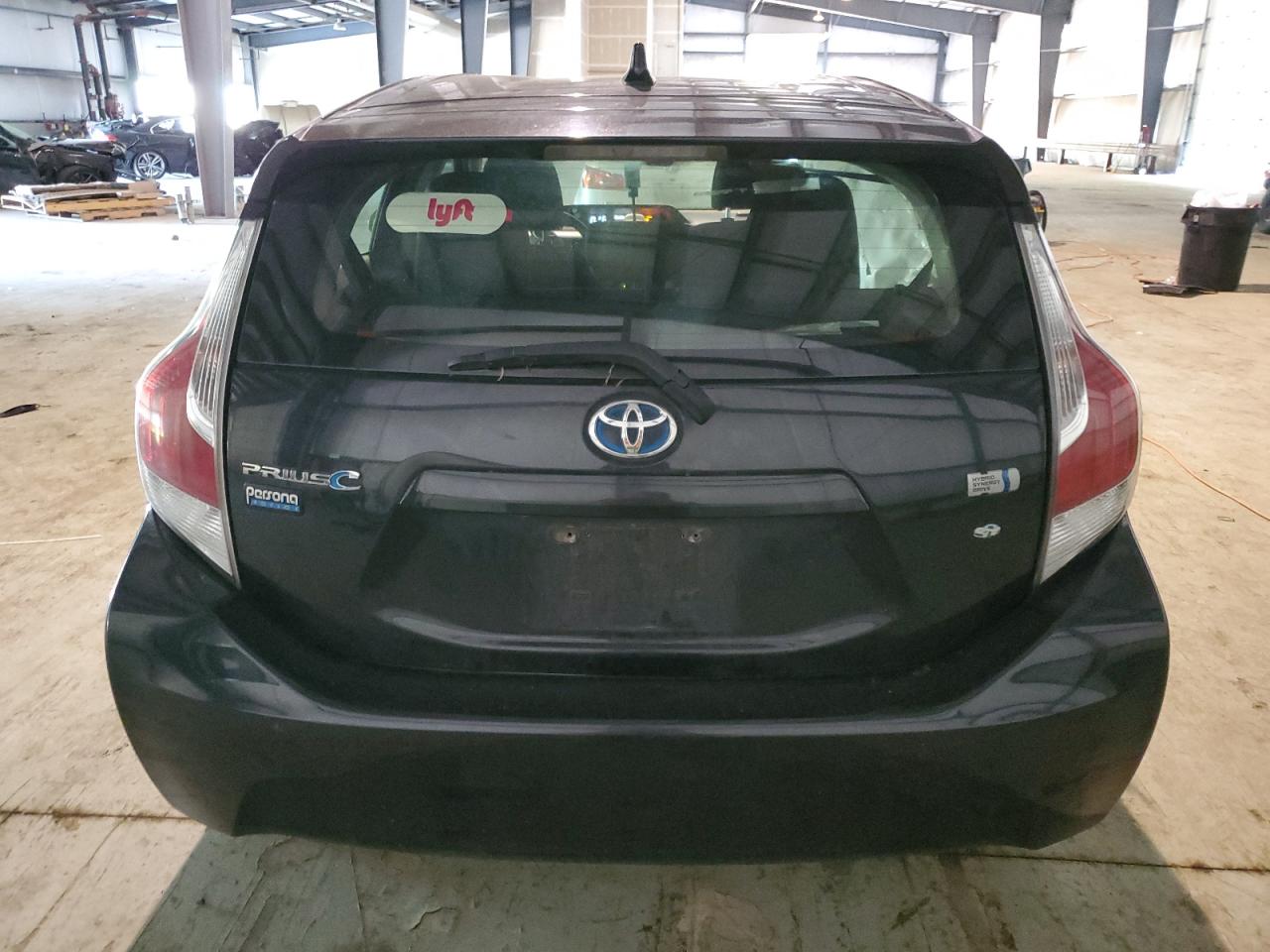 2016 Toyota Prius C vin: JTDKDTB39G1116744