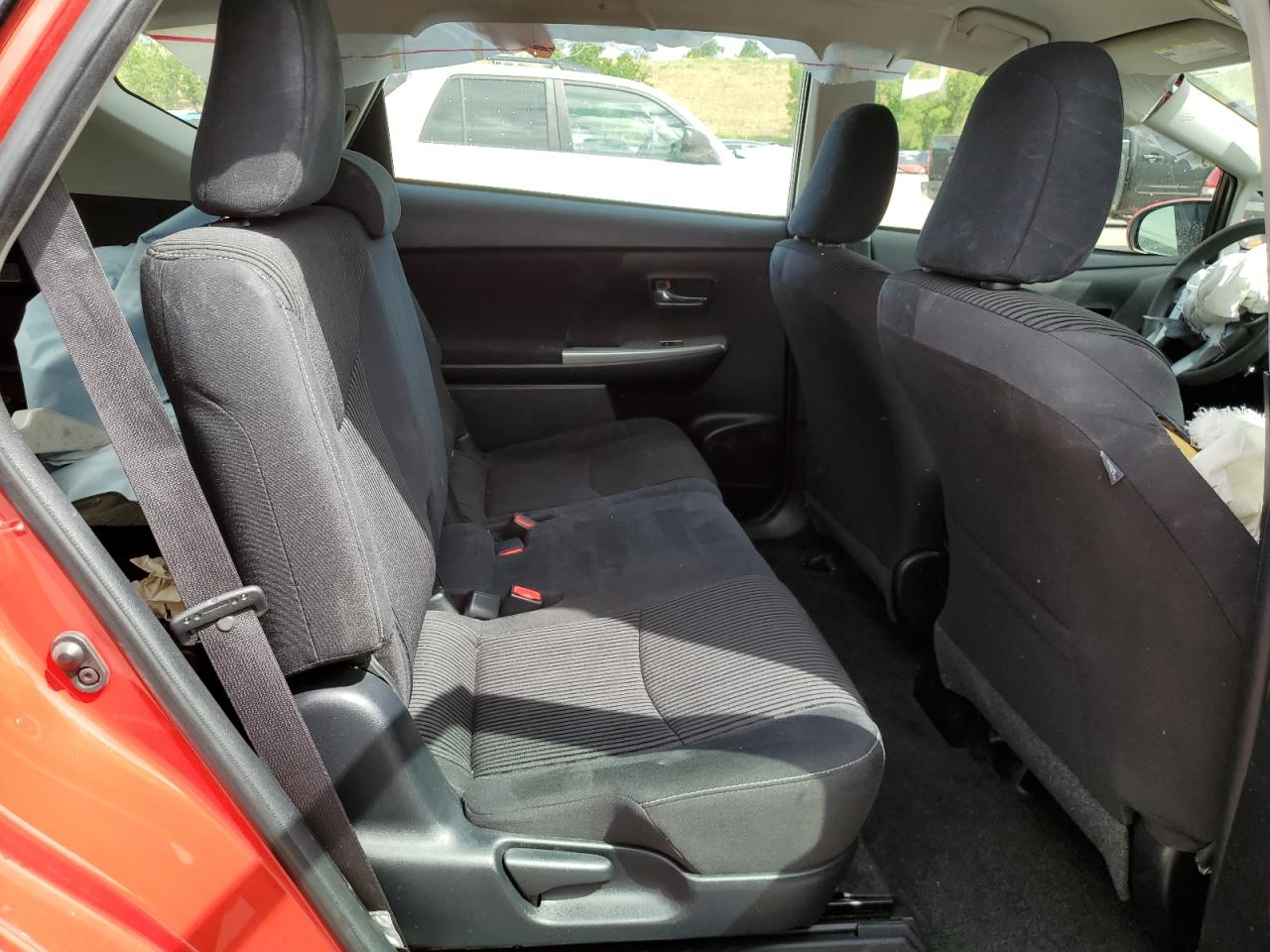 JTDZN3EU1HJ057979 2017 Toyota Prius V