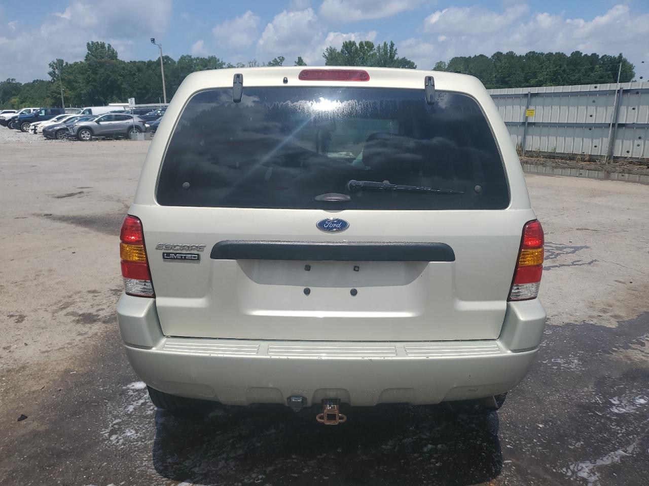 1FMCU94184KB53305 2004 Ford Escape Limited