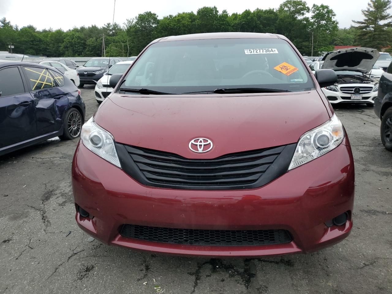 5TDZK3DC6BS001905 2011 Toyota Sienna