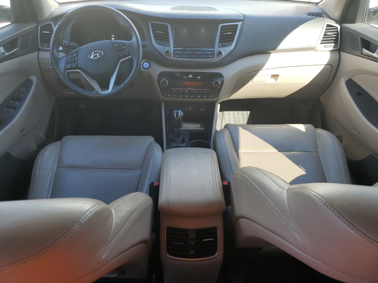 KM8J3CA20JU651437 2018 Hyundai Tucson Value