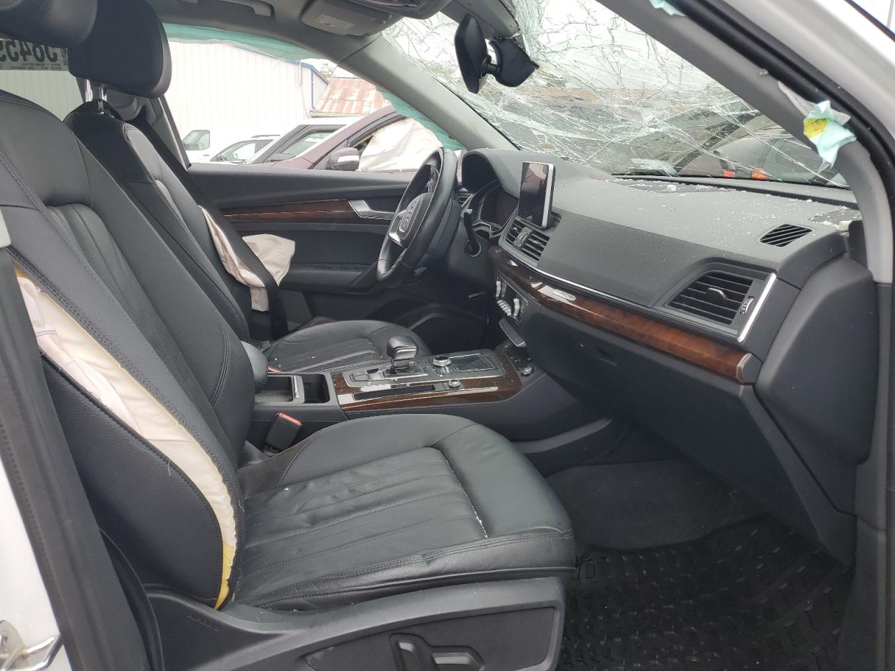 WA1ANAFYXJ2010186 2018 Audi Q5 Premium