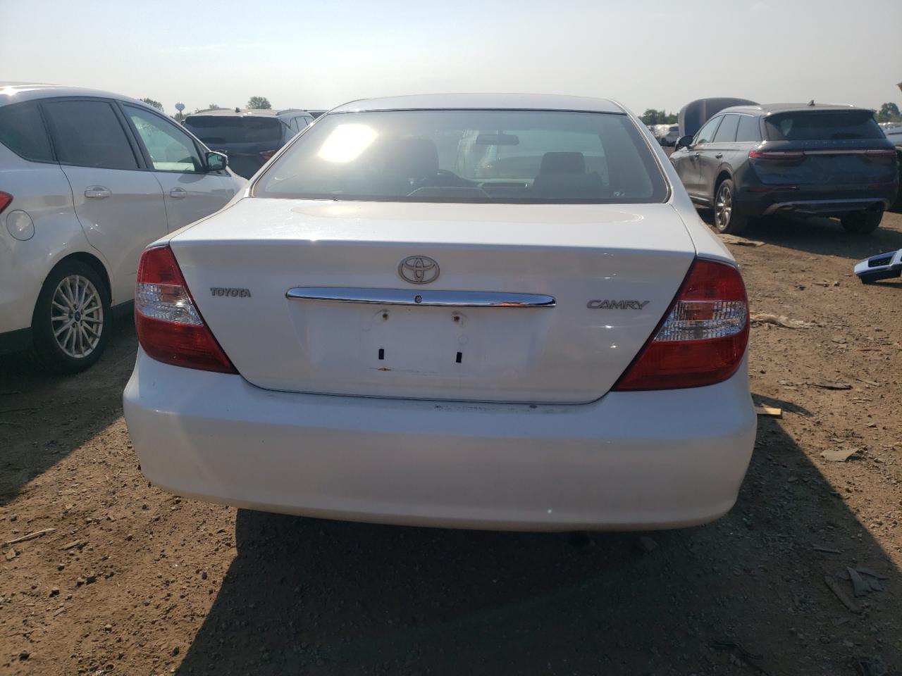 JTDBE32K540263326 2004 Toyota Camry Le