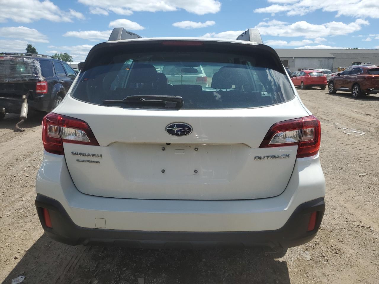 4S4BSAAC3J3295639 2018 Subaru Outback 2.5I