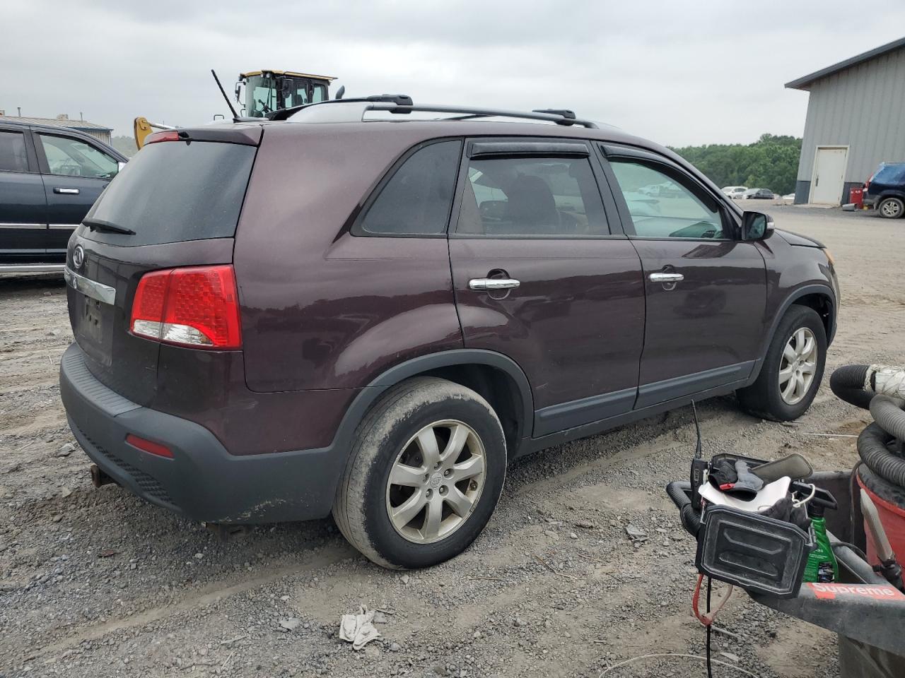 5XYKT3A15BG185670 2011 Kia Sorento Base