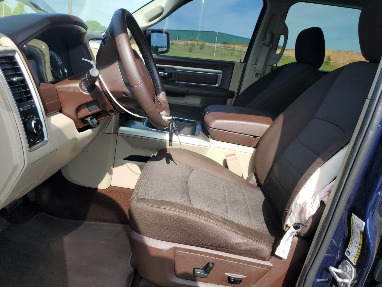 3C6RR6LT1GG352247 2016 Ram 1500 Slt