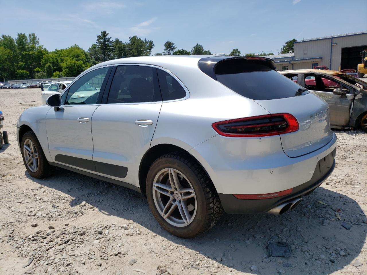 2015 Porsche Macan S vin: WP1AB2A54FLB51188