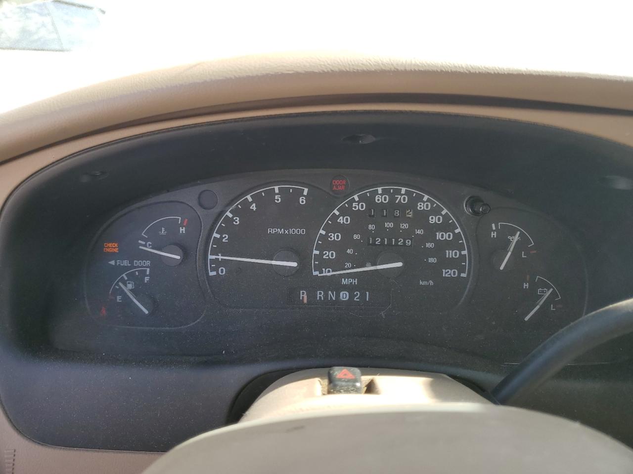 1FMZU74E1YZA20643 2000 Ford Explorer Eddie Bauer