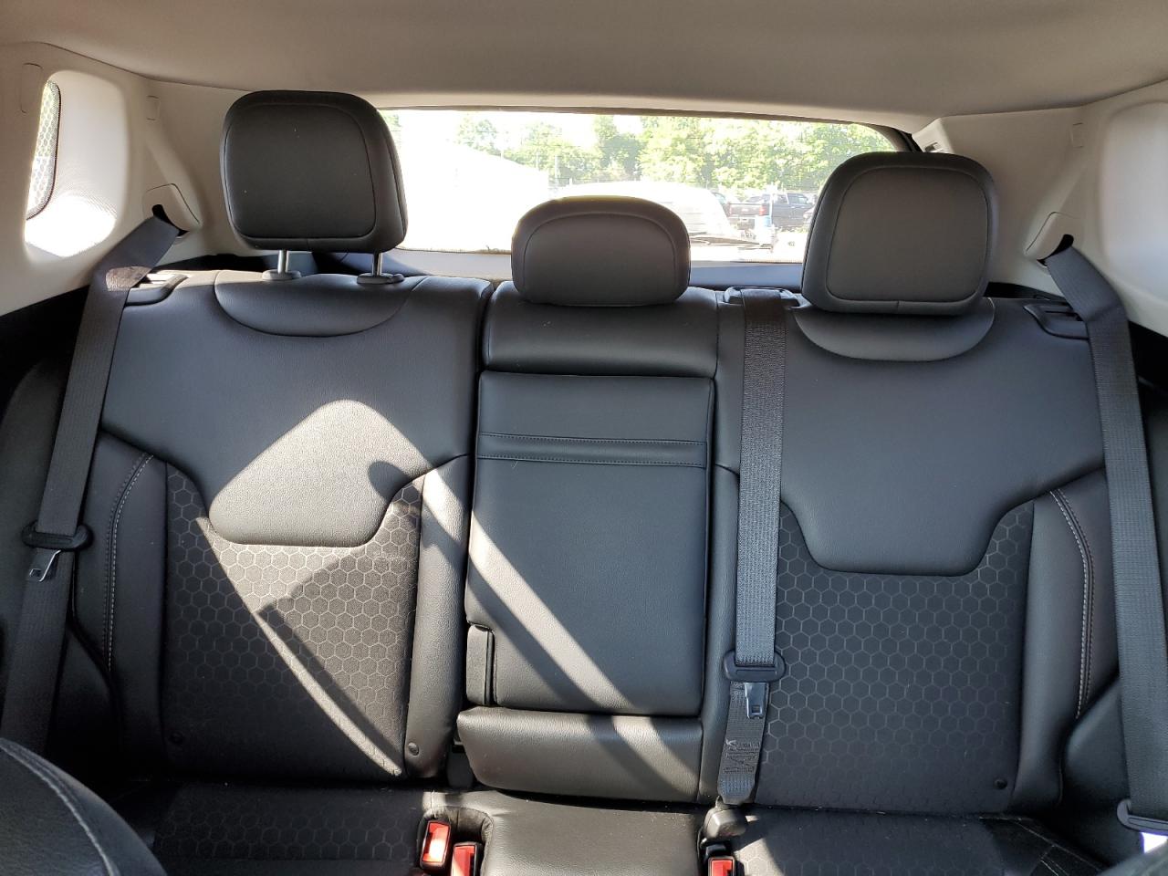 3C4NJDBB7KT647526 2019 Jeep Compass Latitude