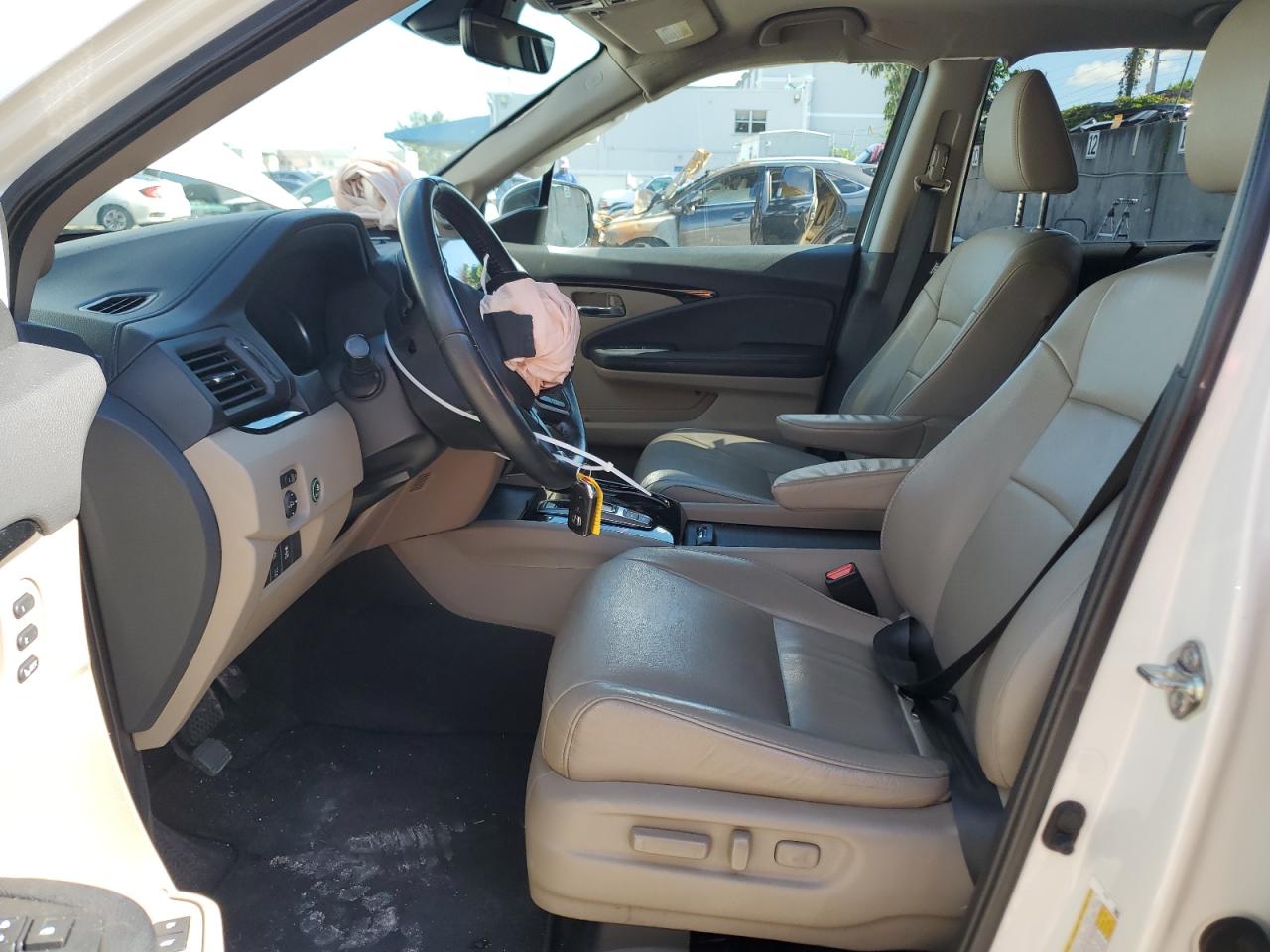 5FNYF5H69KB000834 2019 Honda Pilot Touring