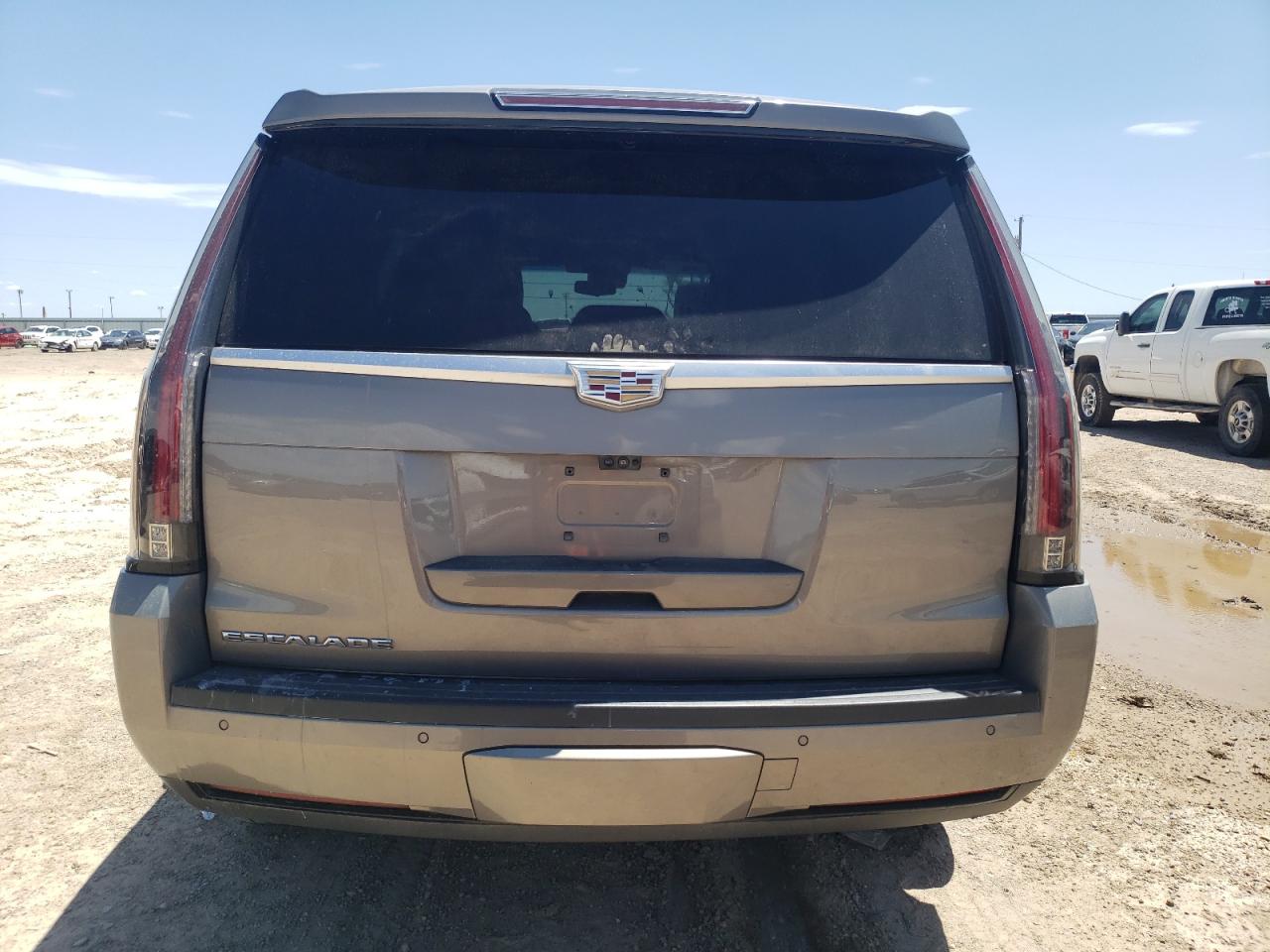 1GYS4DKJ5JR128879 2018 Cadillac Escalade Platinum