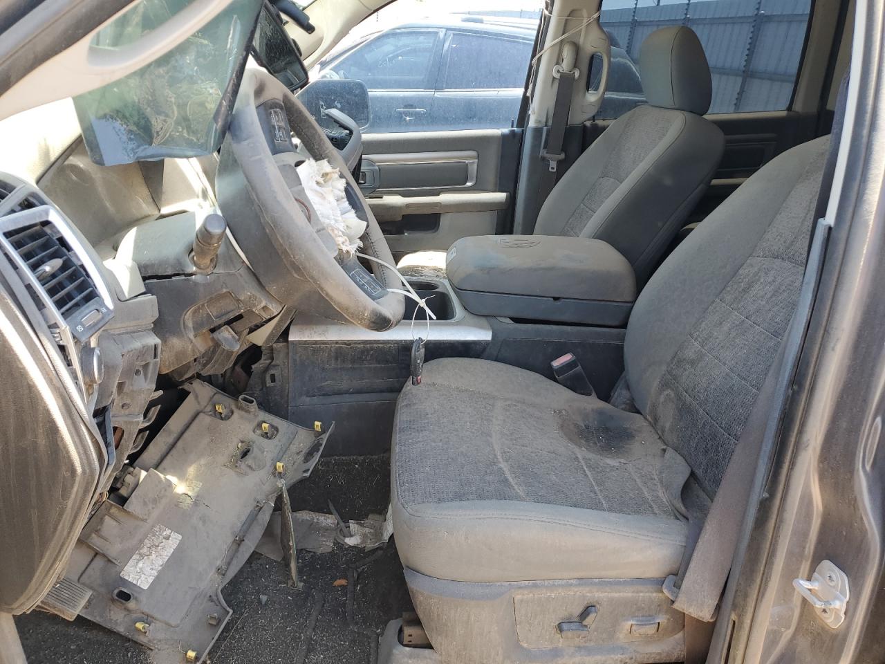 1C6RR7LM0GS204744 2016 Ram 1500 Slt