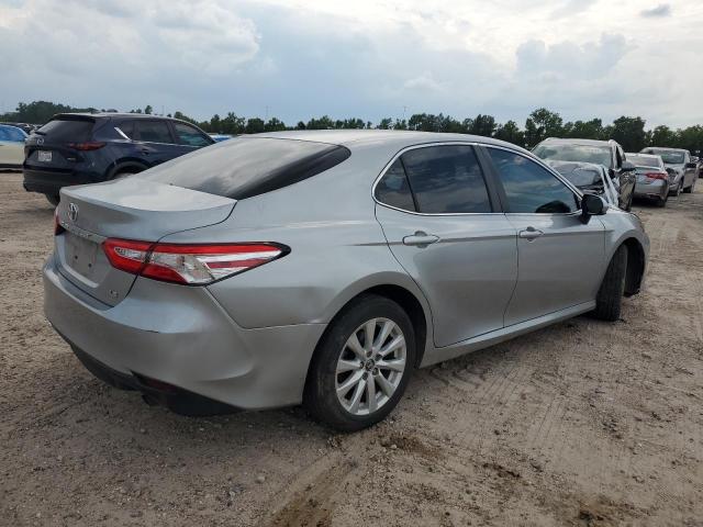 VIN 4T1B11HK6JU063420 2018 Toyota Camry, L no.3