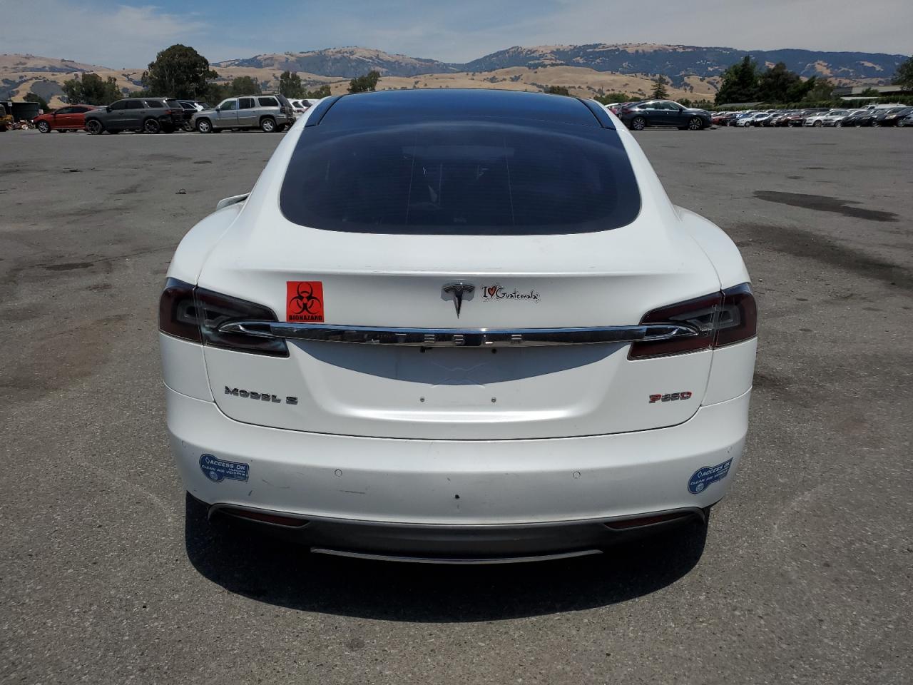 2015 Tesla Model S 85D vin: 5YJSA1H23FFP77235