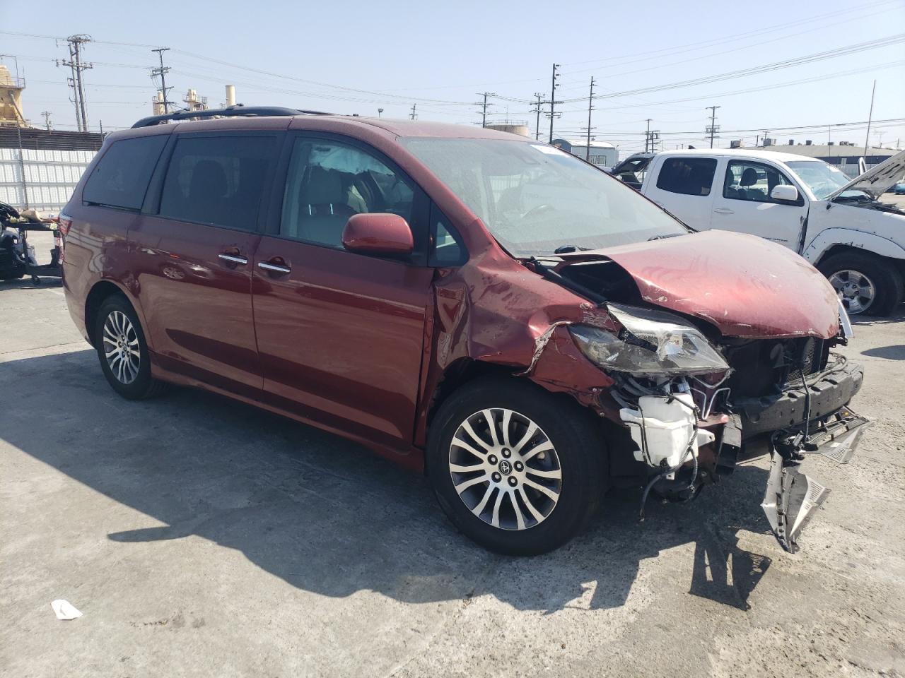 2018 Toyota Sienna Xle vin: 5TDYZ3DC0JS925018