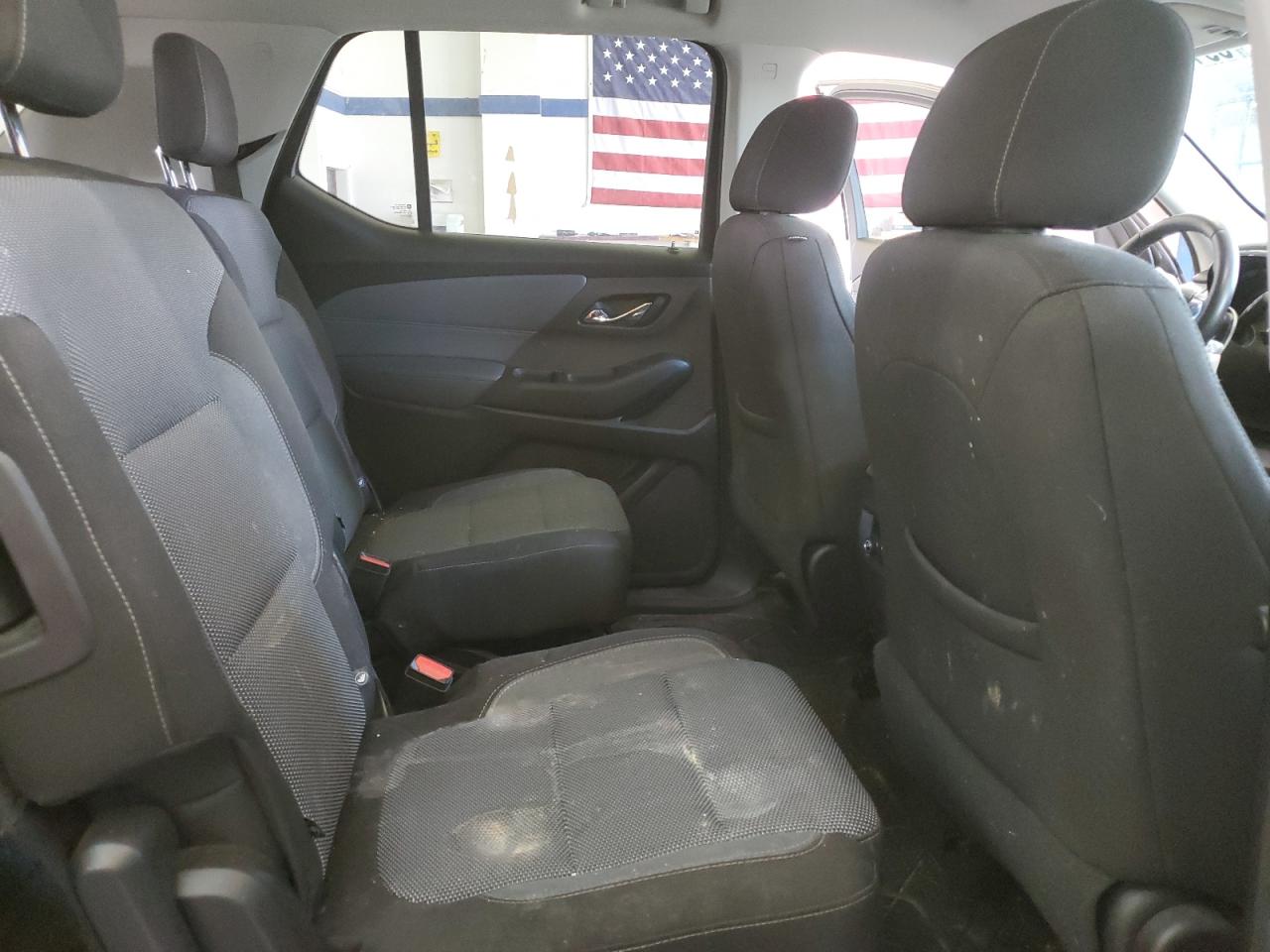 1GNEVGKWXJJ100630 2018 Chevrolet Traverse Lt