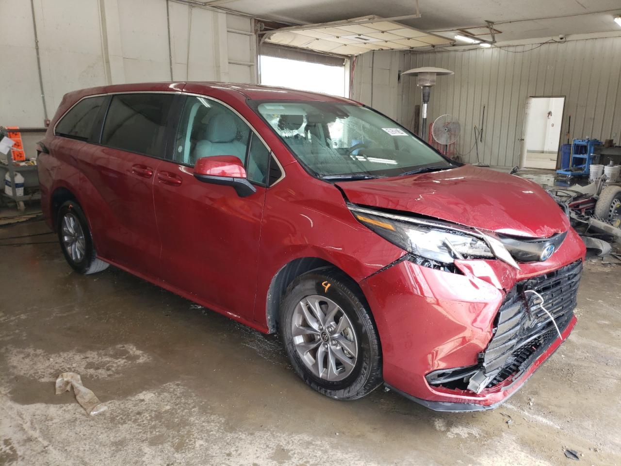 Lot #2741116239 2024 TOYOTA SIENNA LE