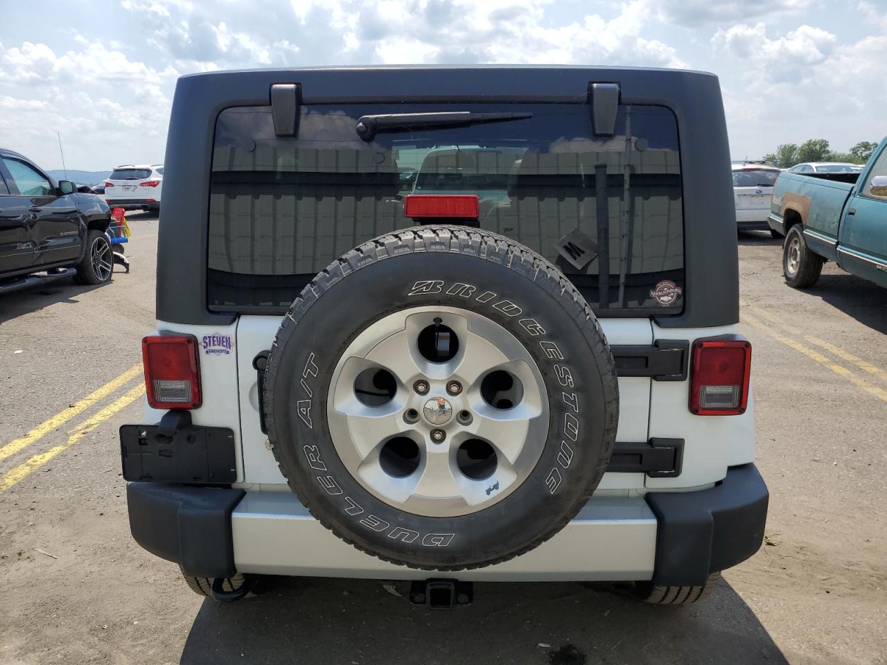 1C4HJWEGXFL554808 2015 Jeep Wrangler Unlimited Sahara