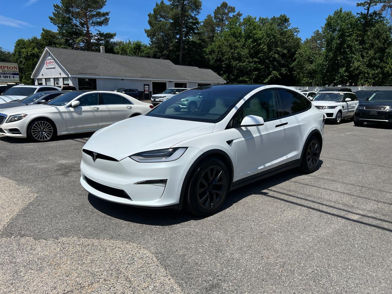 2022 Tesla Model X vin: 7SAXCBE6XNF331503