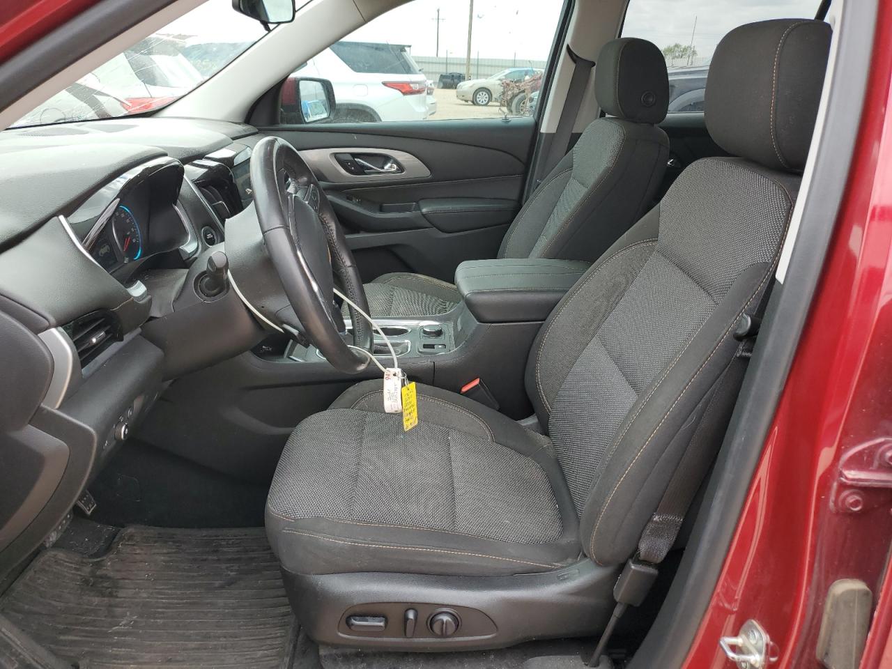 1GNERGKW8KJ204958 2019 Chevrolet Traverse Lt
