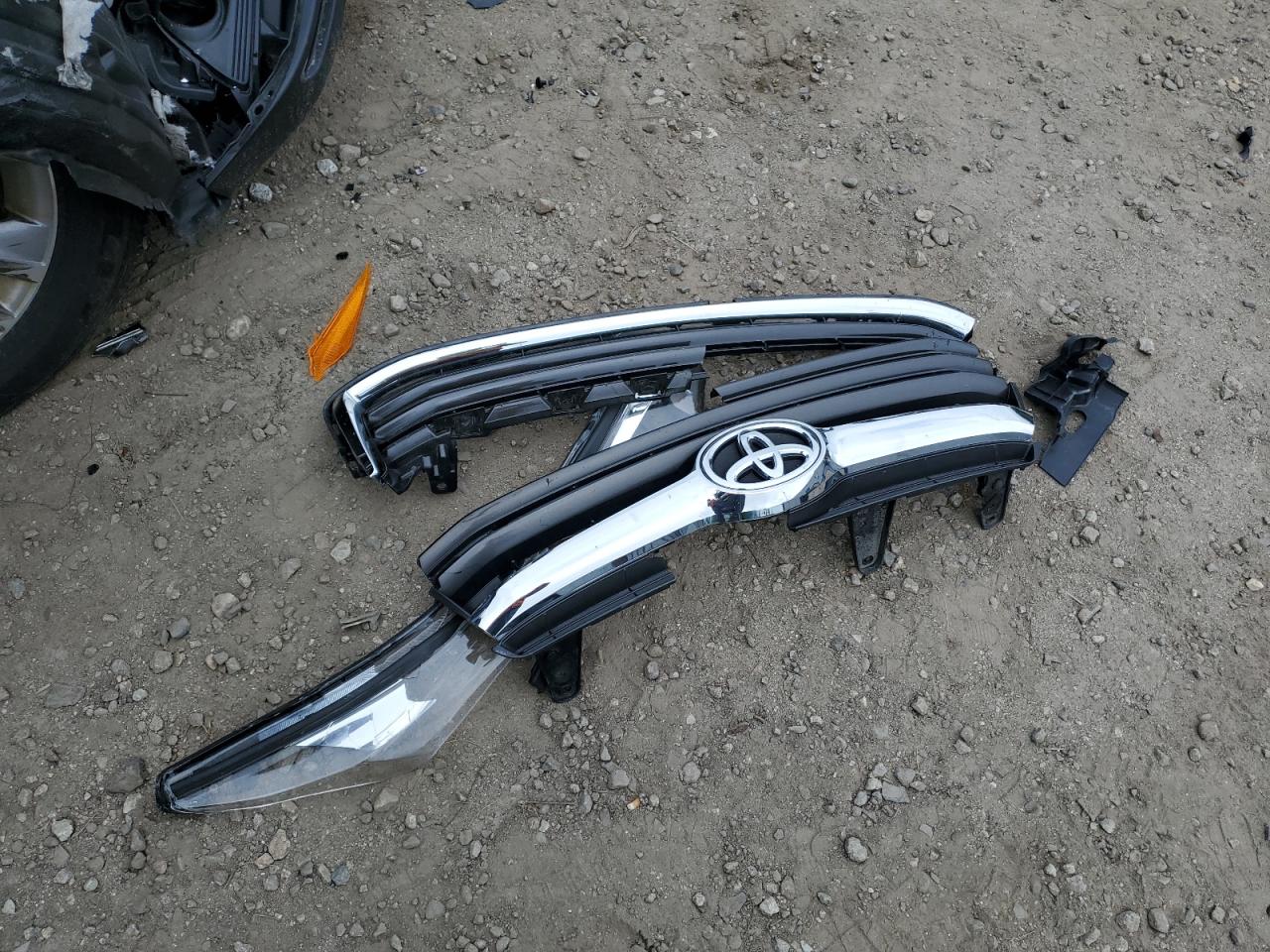 5TDJKRFH3ES037399 2014 Toyota Highlander Xle