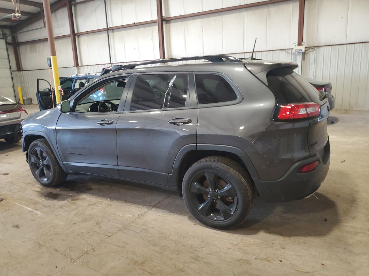 1C4PJMCS5GW225960 2016 Jeep Cherokee Latitude