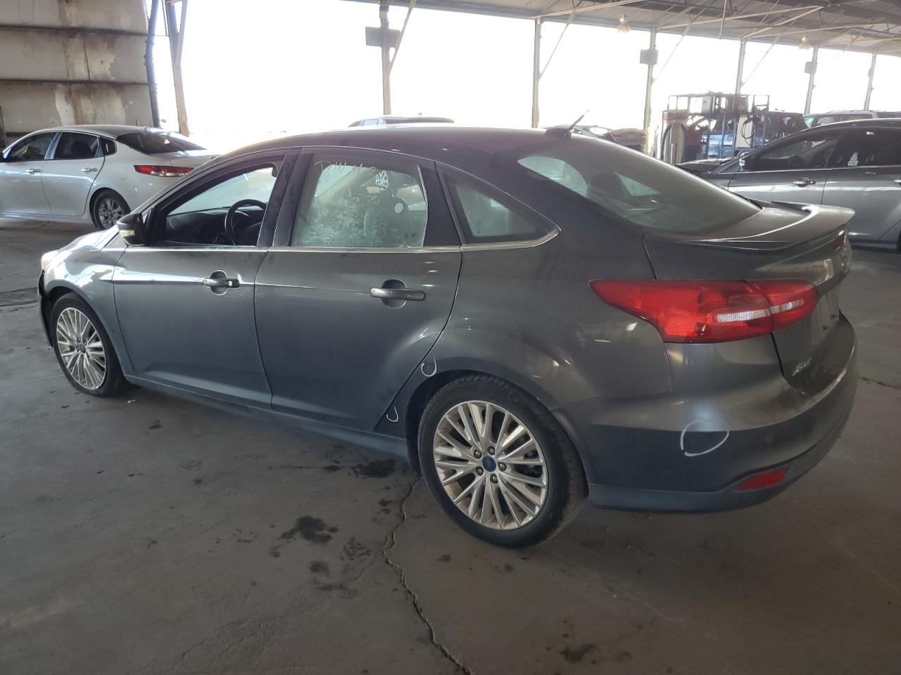 2018 Ford Focus Titanium vin: 1FADP3J21JL205279