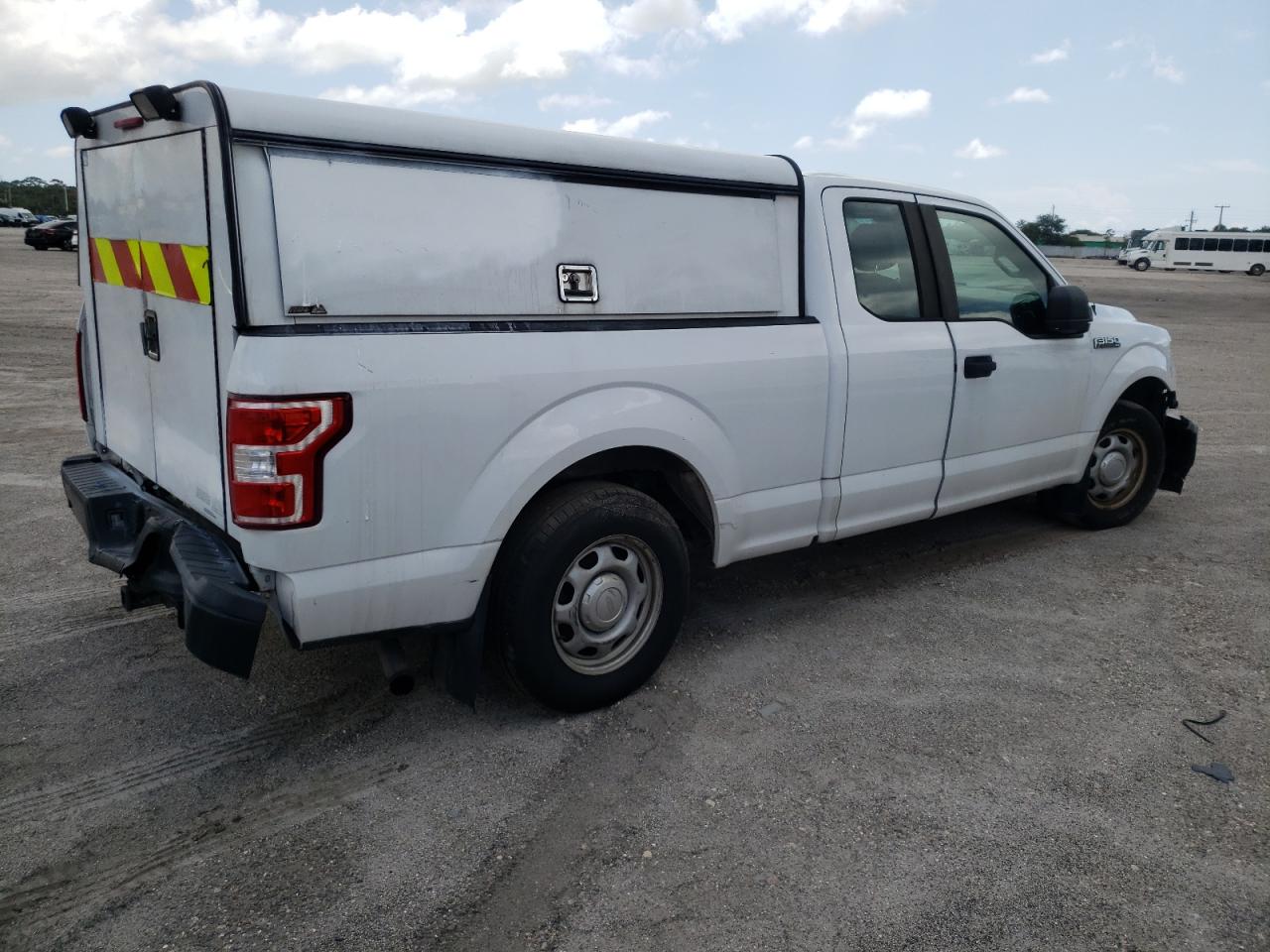 1FTEX1CB8JKD59445 2018 Ford F150 Super Cab