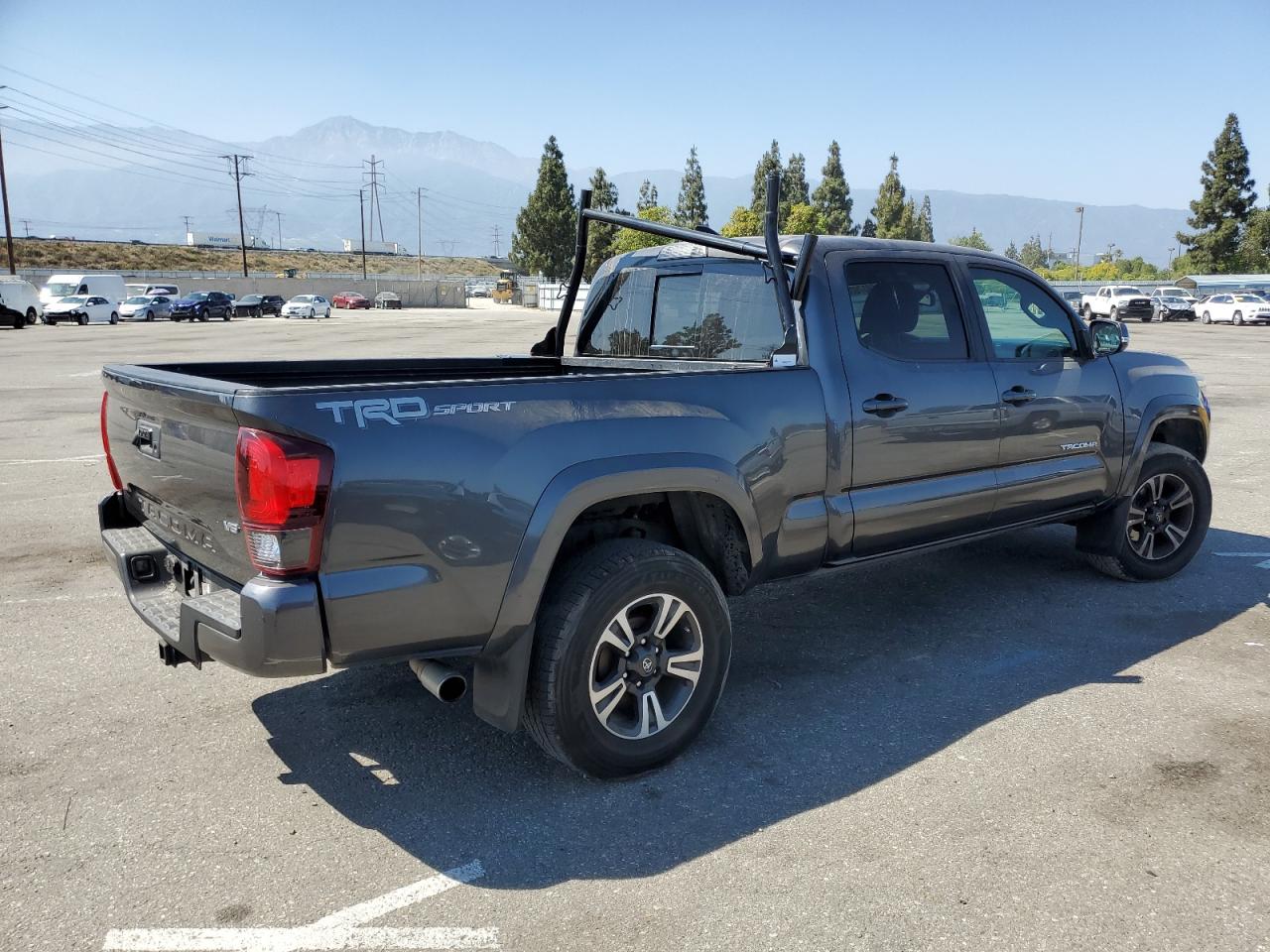 2018 Toyota Tacoma Double Cab vin: 3TMBZ5DN8JM015071