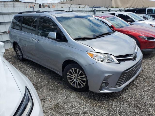 VIN 5TDYZ3DC8JS964276 2018 Toyota Sienna, Xle no.4