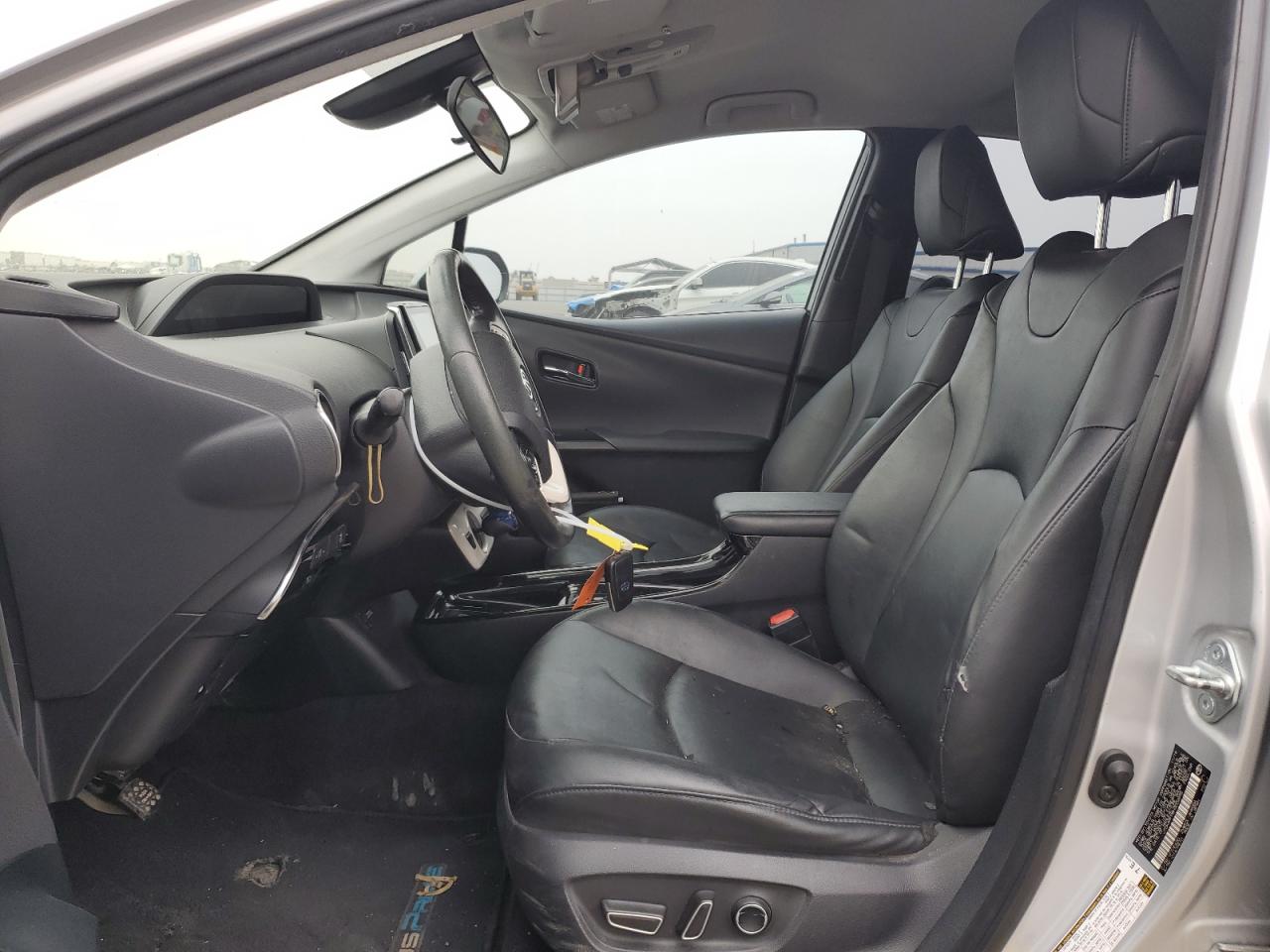 JTDKARFP8H3002698 2017 Toyota Prius Prime