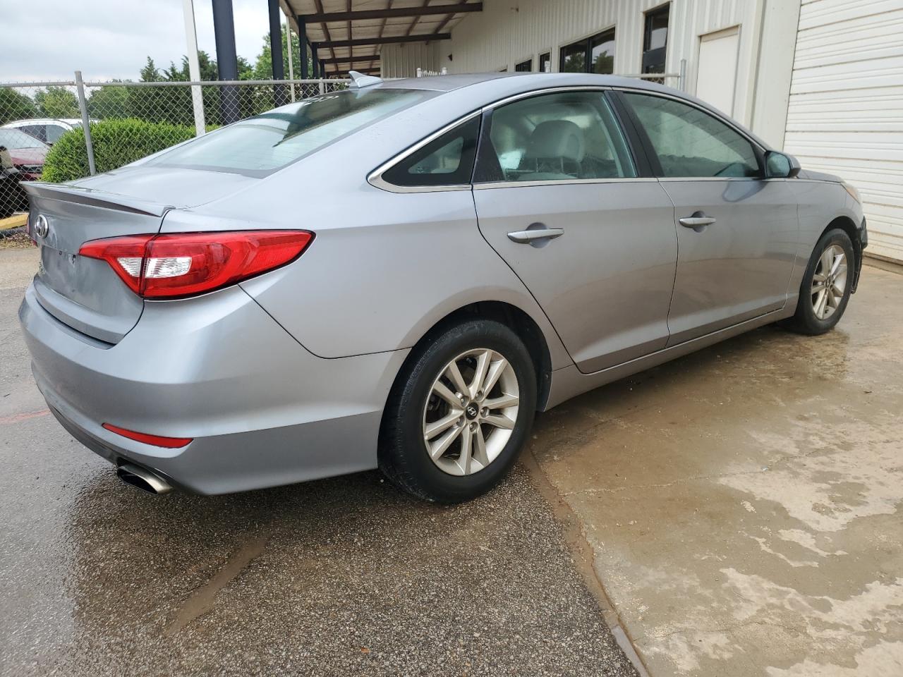 2017 Hyundai Sonata Se vin: 5NPE24AF6HH579584