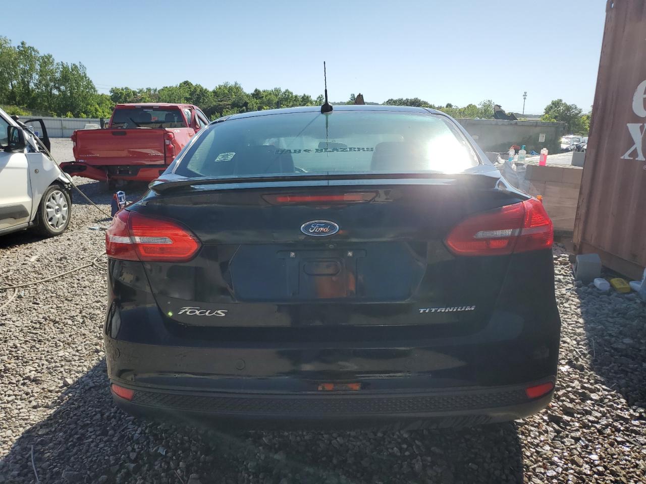 1FADP3J26JL261699 2018 Ford Focus Titanium