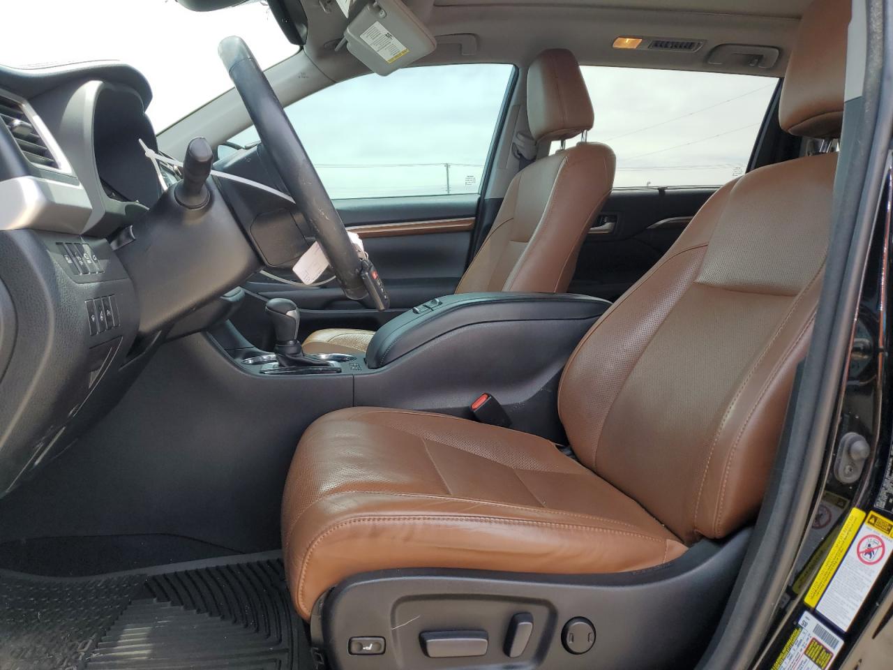 5TDDZRFH3JS894776 2018 Toyota Highlander Limited